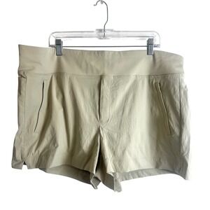 NEW Athleta Trekkie North Shorts Beige Size 20‎ UPF Hiking Zipper Pockets